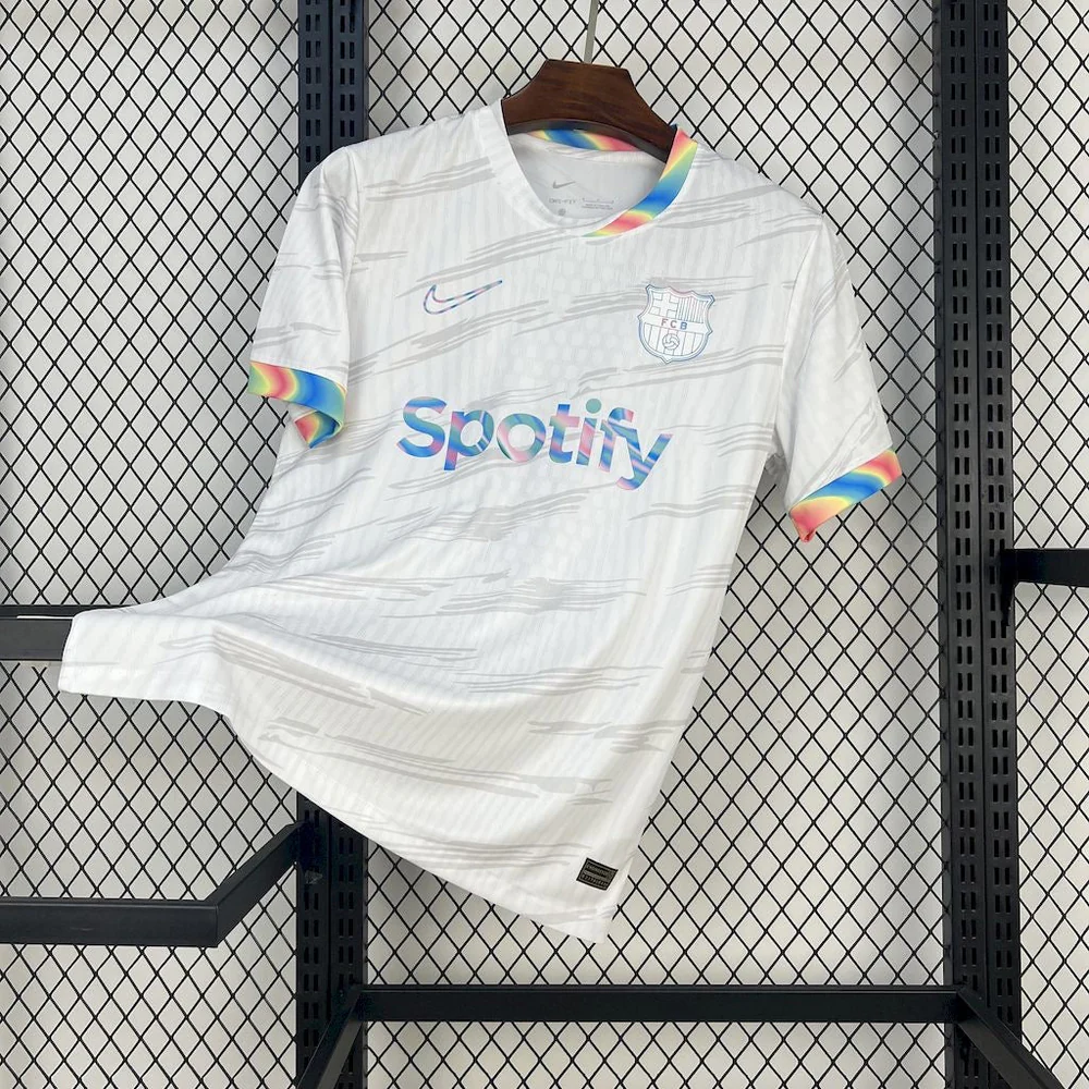 Barcelona White Chrome Kit