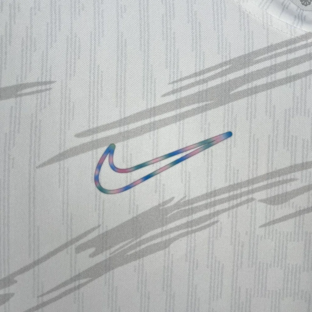 Barcelona White Chrome Kit 5