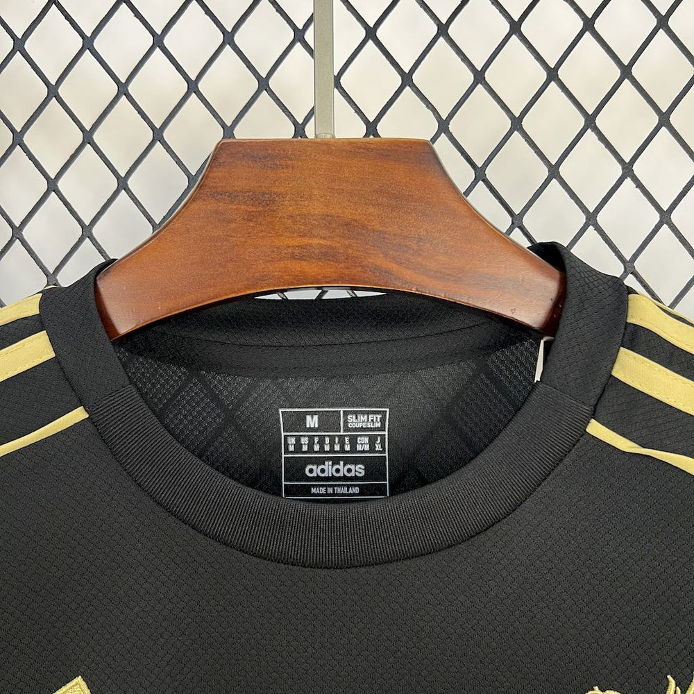 Liverpool Black Gold Kit 8