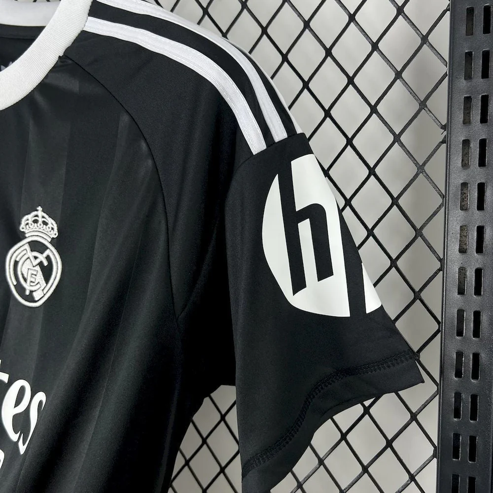 Real Madrid Black Special Kit 4